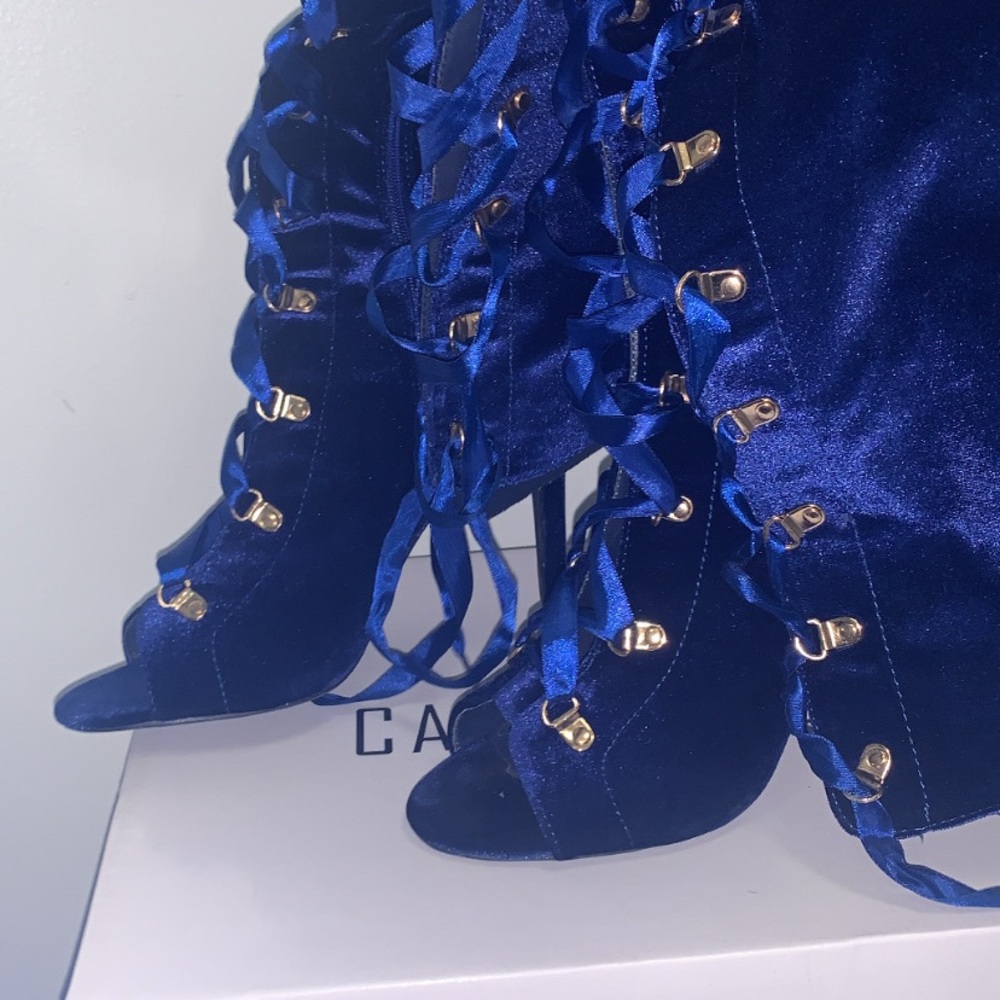 Cape Robbin Knee-High, Royal Blue lace-up heels size 9.